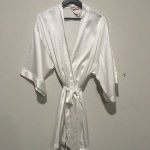 White Satin Short Robe Kimono